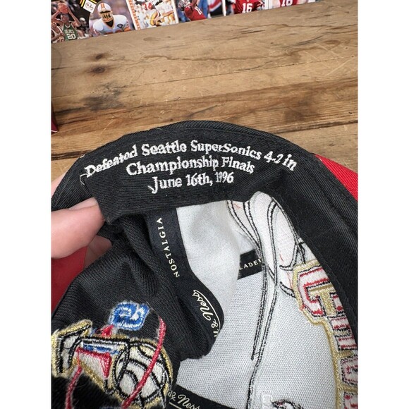 Mitchell & Ness Black NBA Chicago Bulls 1996 Champions Wave Snapback Hat - Picture 7 of 7